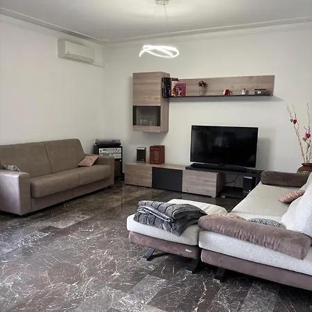 Chez Regina, Feel At Home! 公寓