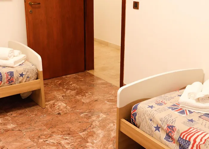 Chez Regina, Feel At Home! ميستر