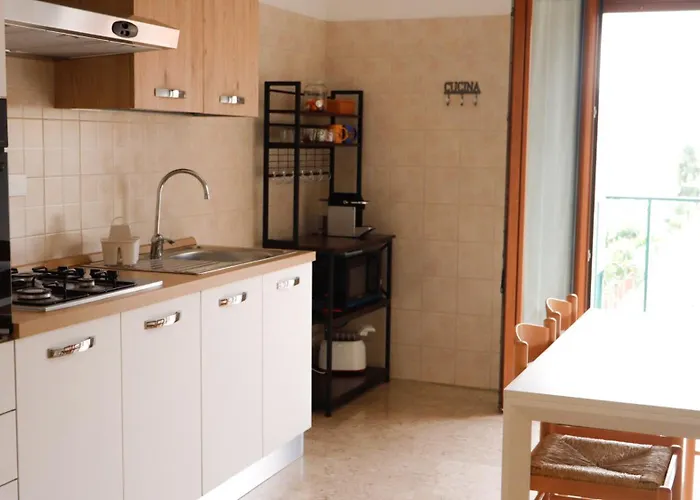 Chez Regina, Feel At Home! ميستر
